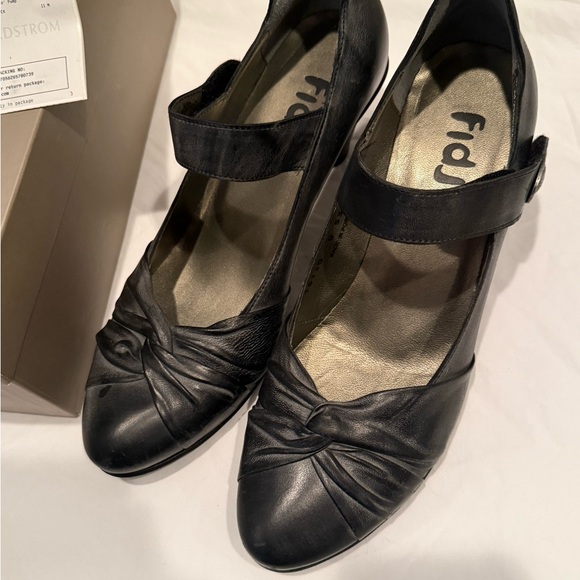 Fidji Black Leather Heels - Picture 5 of 10